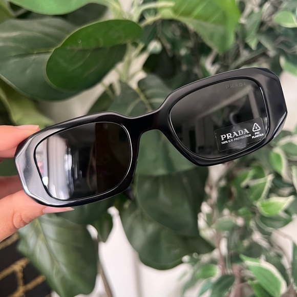 🌻PRADA rectangle spr17w sunglasses 🌸 - Picture 14 of 14